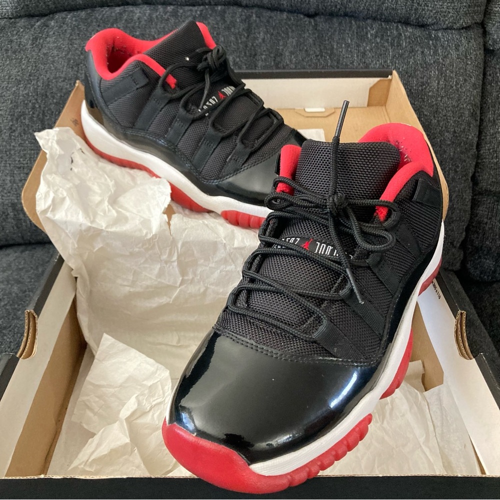 AIR JORDAN BRED 11 Retro Low Size 8.5 Womens = 7Y